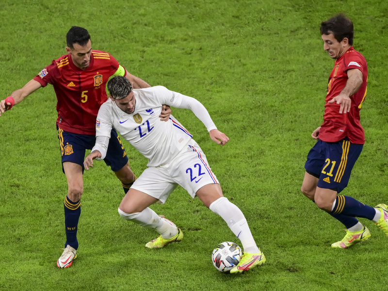 Theo Hernández, Sergio Busquets a Mikel Oyarzabal