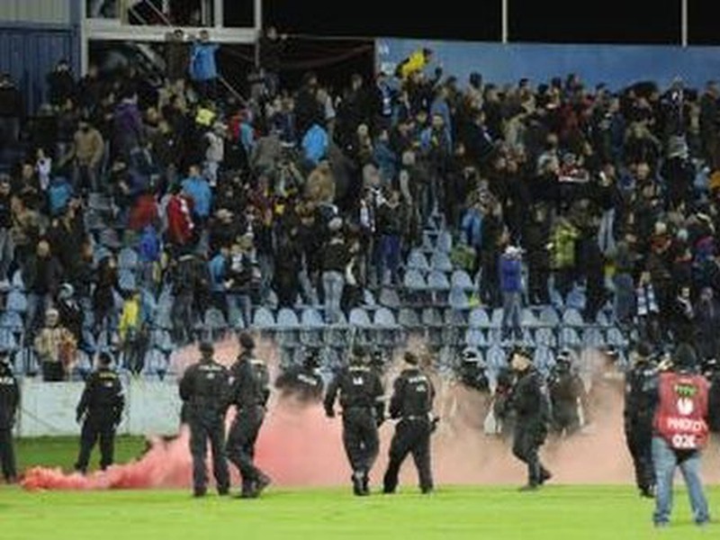 Výtržnosti v zápase Slovan - Sparta