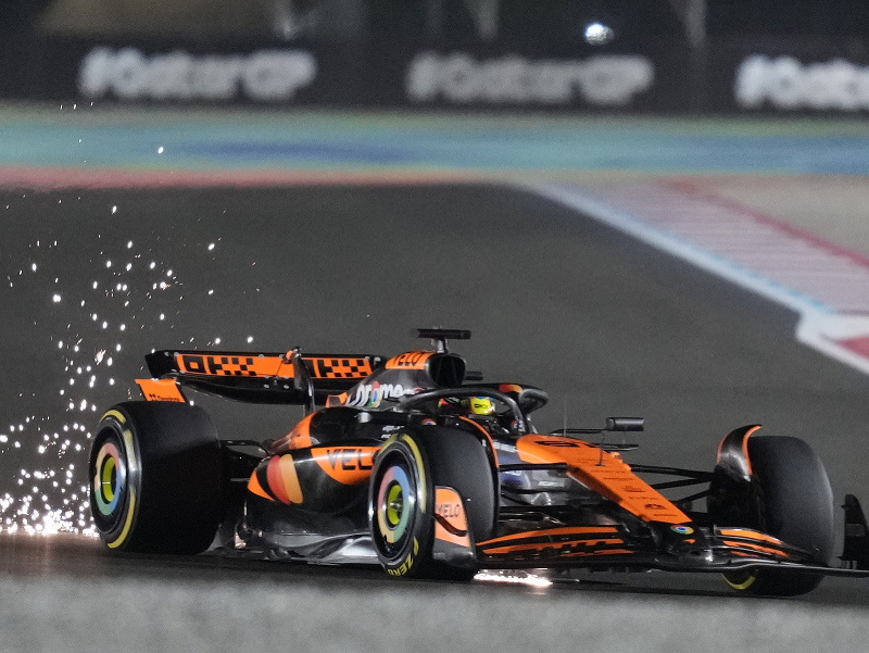 Lando Norris počas šprintu na VC Kataru