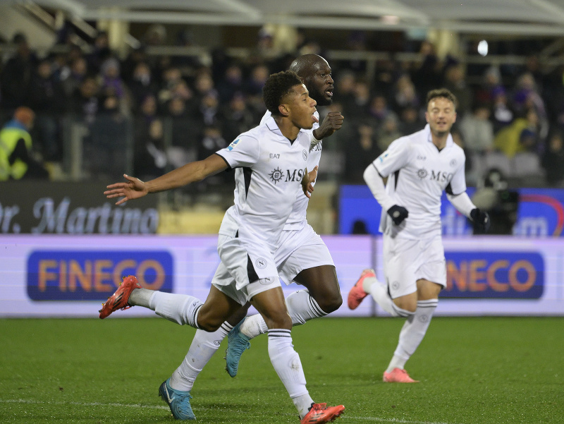 David Neres oslavuje gól