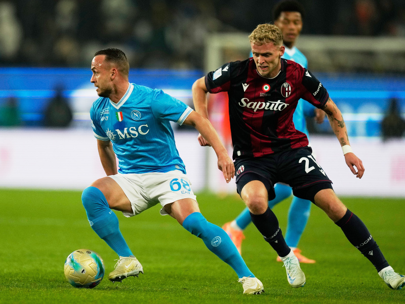 Stanislav Lobotka a Jens Odgaard