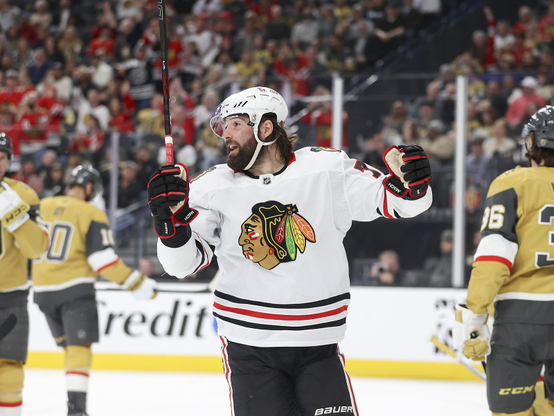 Patrick Maroon oslavuje gól