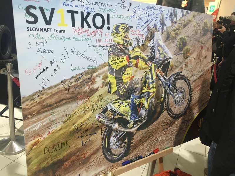 Štefana Svitka prišlo po Dakare privítať asi 100 fanúšikov