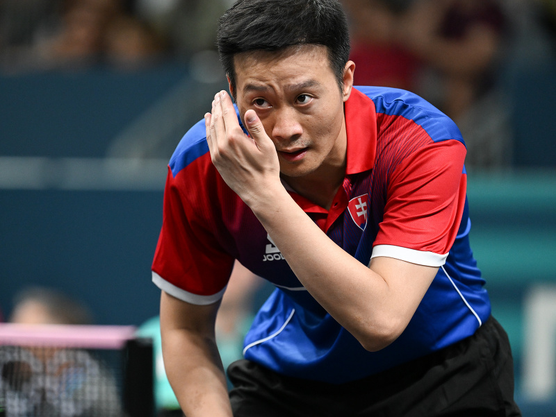Slovenský reprezentant v stolnom tenise Wang Jang v zápase 1. kola dvojhry mužov