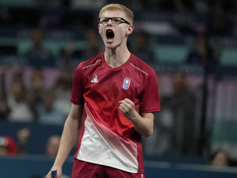 17-ročný francúzsky stolný tenista Félix Lebrun