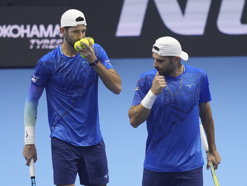 Talianski tenisti Simone Bolelli a Andrea Vavassori