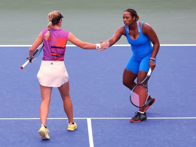 Caty McNallyová a Taylor Towsendová postúpili do finále štvorhry US Open