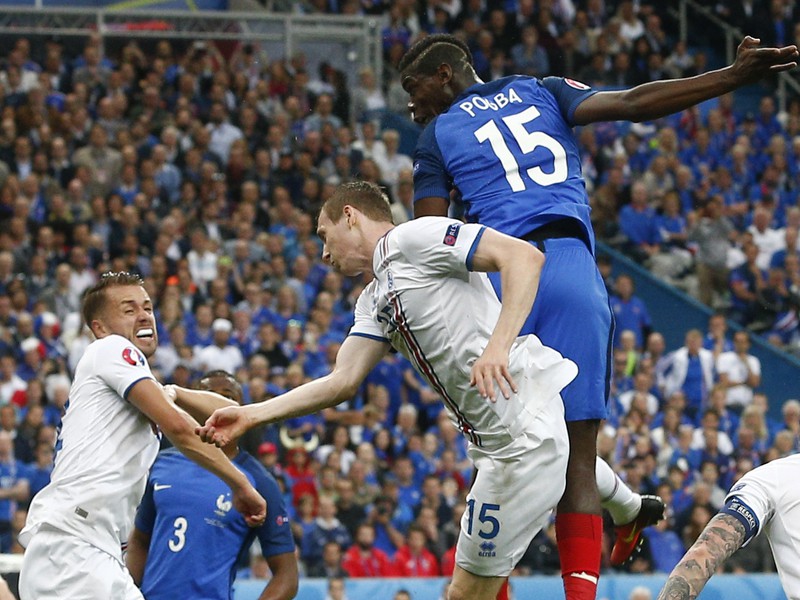Paul Pogba dáva gól Francúzska