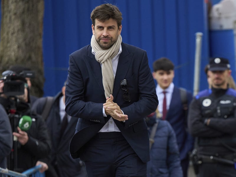 Bývalého španielskeho futbalového reprezentanta Gerarda Piquého v piatok vypočul súd 