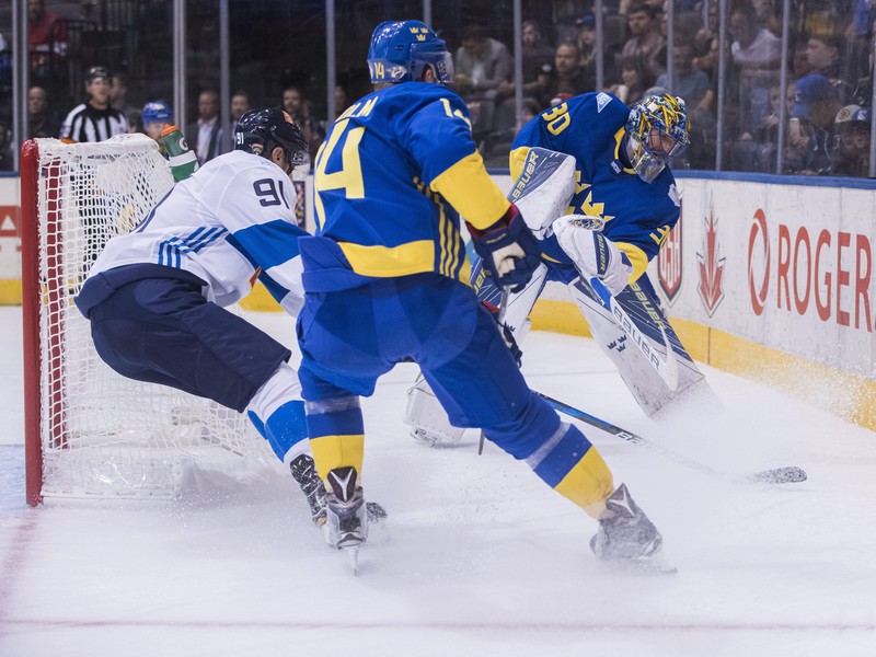 Henrik Lundqvist rozohráva puk za bránkou Švédska