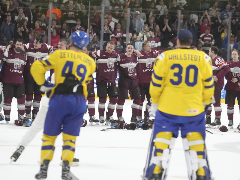 Sklamaní Švédi a prešťastní Lotyši po štvrťfinálovom zápase na MS v hokeji 
