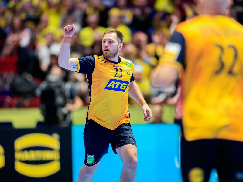 Švédsky hráč Albin Lagergren oslavuje po tom, ako skóroval