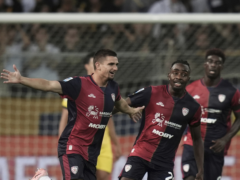 Razvan Marin a gólové oslavy futbalistov Cagliari