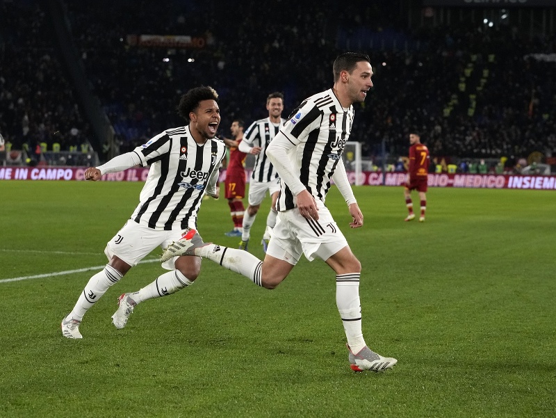 Mattia De Sciglio (vpravo) a jeho gólové oslavy v drese Juventusu