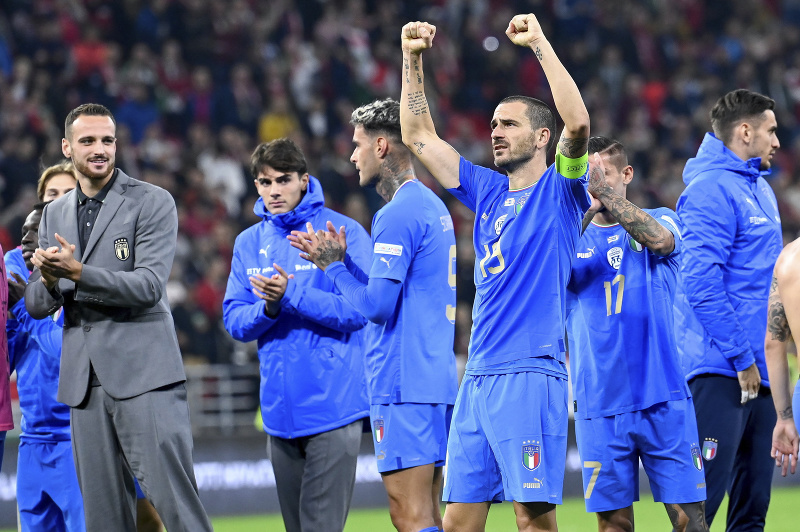 Talianski reprezentanti sa radujú z víťazstva proti Maďarsku