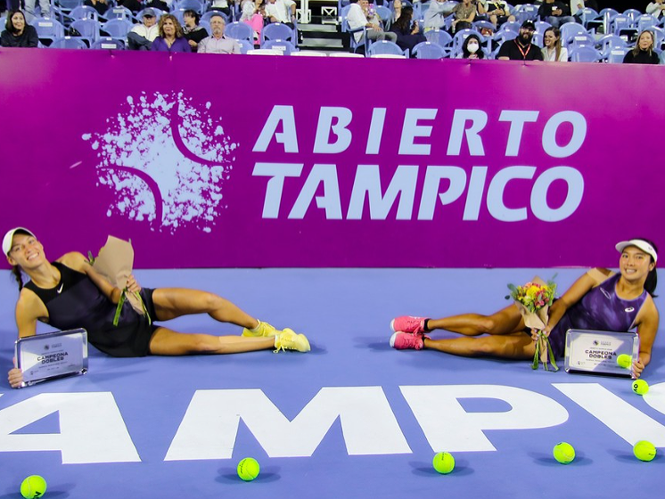 Slovenská tenistka Tereza Mihalíková spoločne s Aldilou Sutjiadiovou triumfovali na challengerovom turnaji v mexickom Tampicu