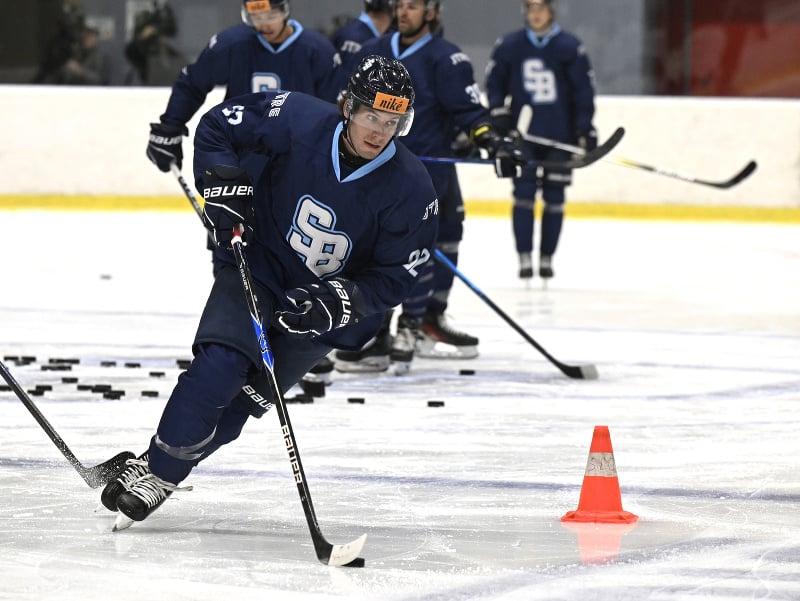 Na snímke Turner Elson počas verejného tréningu HC Slovan Bratislava v rámci prípravy na novú sezónu