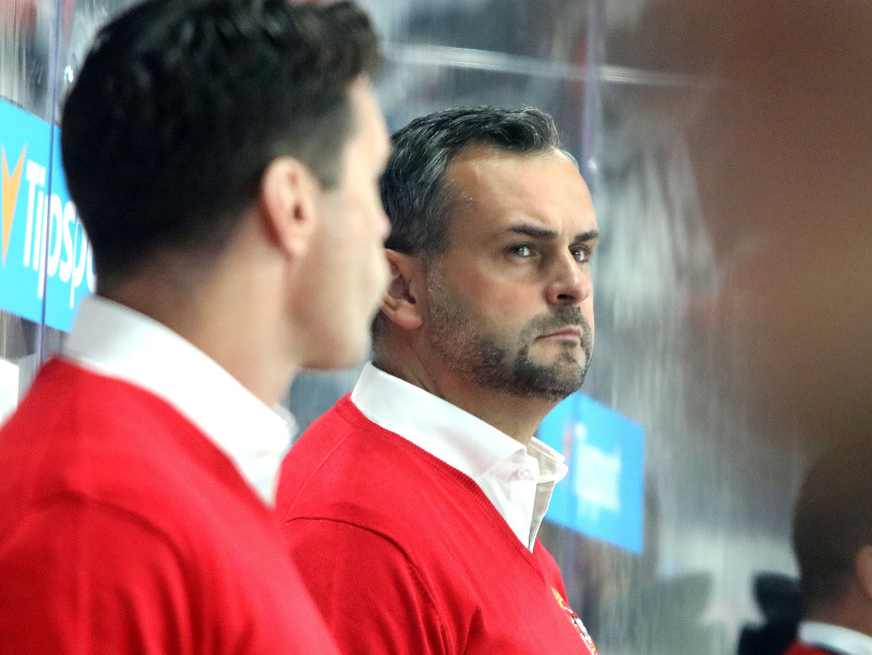 Na snímke hlavný tréner HC MONACObet Banská Bystrica Vlastimil Wojnar 
