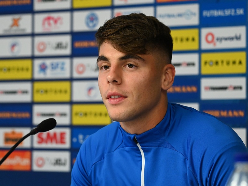 Slovenský reprezentačný obranca Adam Obert