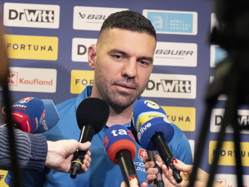 Na snímke tréner slovenskej hokejovej reprezentácie do 20 rokov Peter Frühauf 