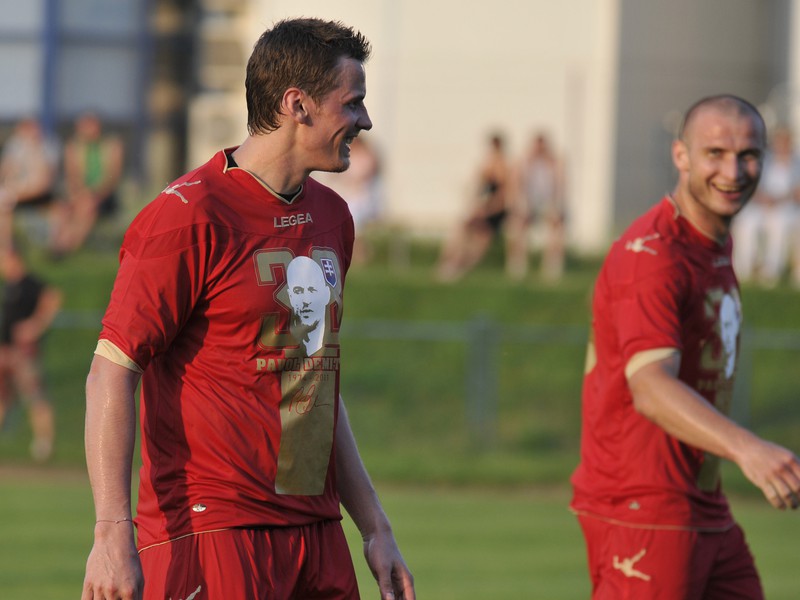 Tomáš Kopecký a Tomáš Surový (vpravo) v lete počas futbalového turnaja