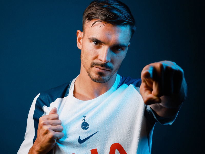 Tottenham získal na hosťovanie do konca sezóny Joaa Palhinhu z Bayern Mníchov