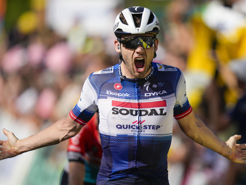 Dánsky cyklista Kasper Asgreen víťazí počas 18. etapy 110. ročníka cyklistických pretekov Tour de France