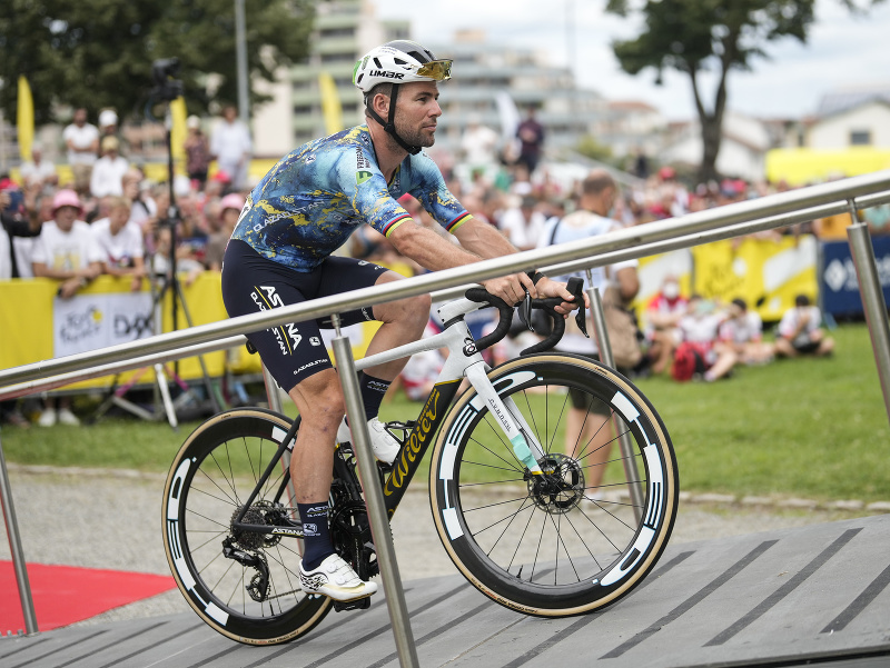 Britský cyklista Mark Cavendish prichádza na štart 4. etapy pretekov Tour de France