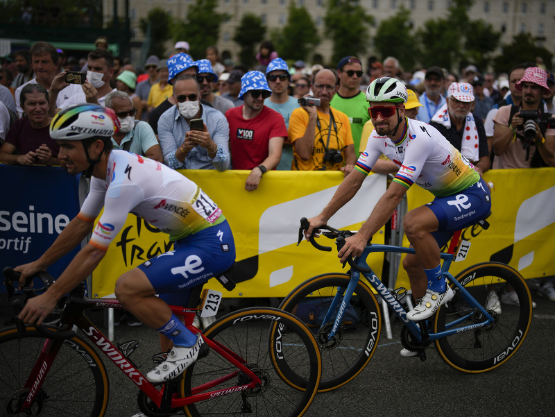 Peter Sagan s jeho tímom TotalEnergies pred 5. etapou Tour de France