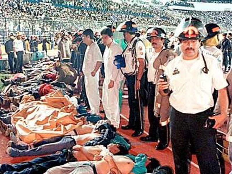 Obrovská tragédia na Estadio Mateo Flores si vyžiadala množstvo ľudských obetí 