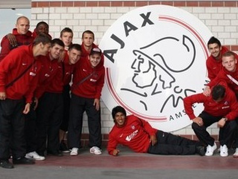 Z víťazstva sa nakoniec tešil Ajax Amsterdam.