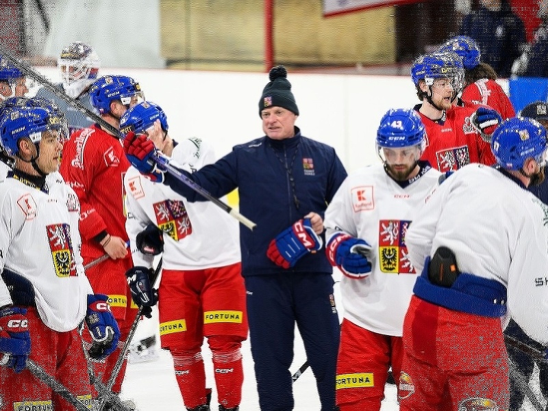Tréner Radim Rulík počas tréningu Česka