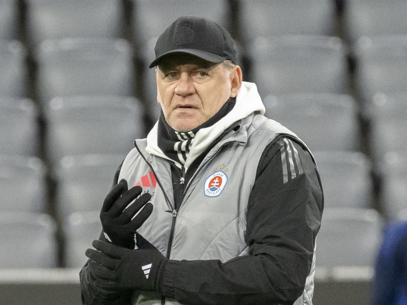 Na snímke tréner ŠK Slovan Bratislava Vladimír Weiss st. 