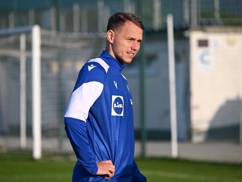 Ondrej Duda počas tréningu slovenskej futbalovej reprezentácie na reprezentačnom zraze
