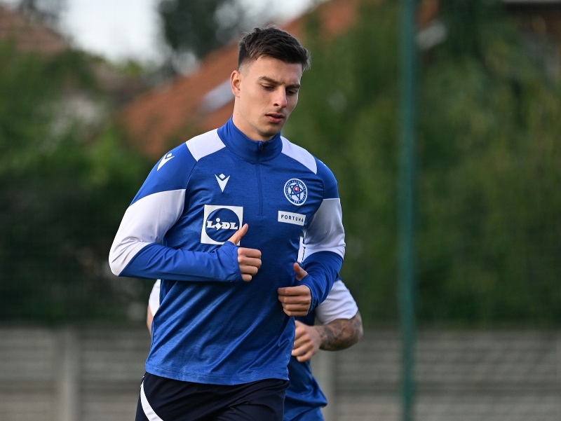 Michal Tomič počas tréningu slovenskej futbalovej reprezentácie na reprezentačnom zraze pred zápasmi Ligy národov so Švédskom a Azerbajdžanom v Senci