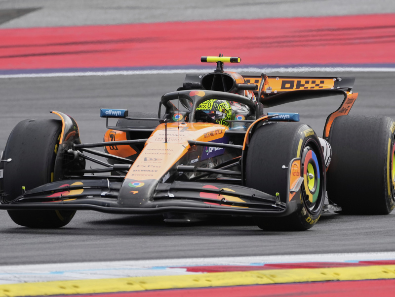 Britský pretekár Lando Norris