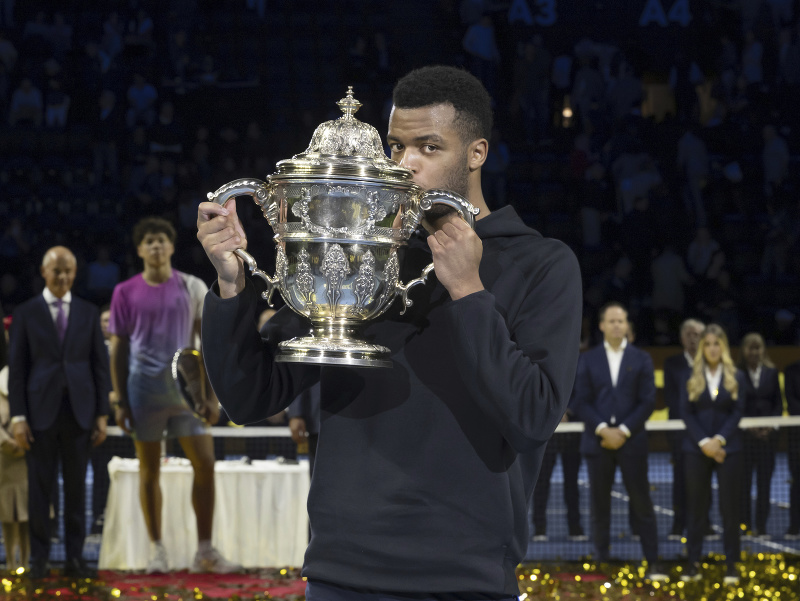 Francúzsky tenista Giovanni Mpetshi Perricard získal titul na turnaji ATP v Bazileji.