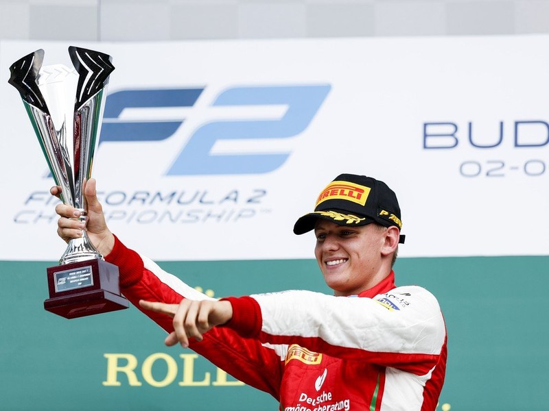 Mick Schumacher dosiahol prvý triumf v F2