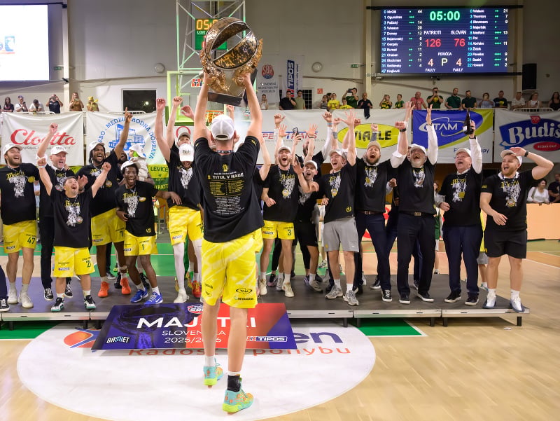 Piatu sezónu po sebe sa víťazom Tipos Slovenskej basketbalovej ligy (SBL) stali basketbalisti Patriotov Levice