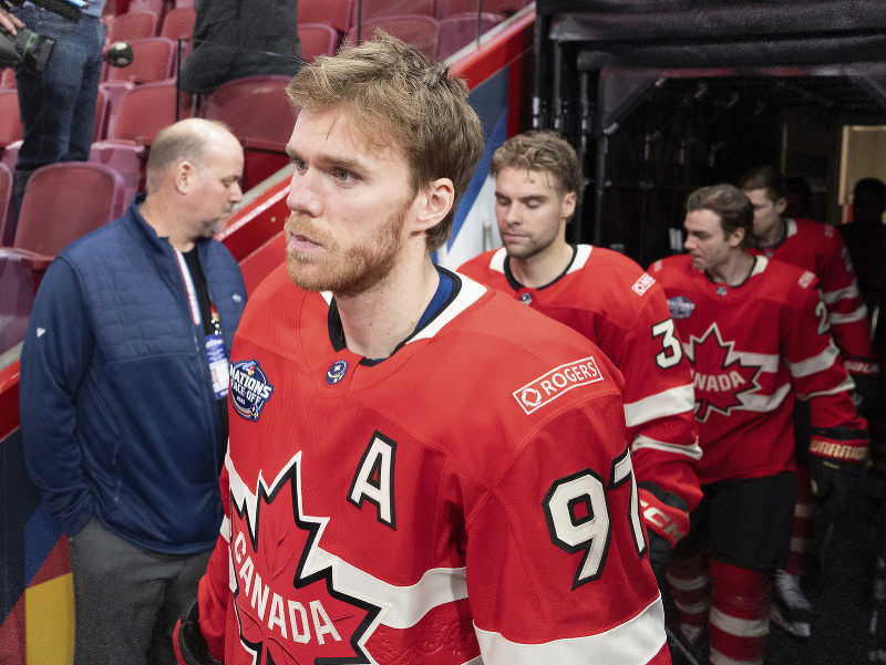 Kanadský hokejista Connor McDavid 