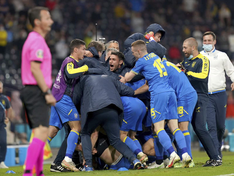 Hráči Ukrajiny sa radujú z víťazstva nad Švédskom