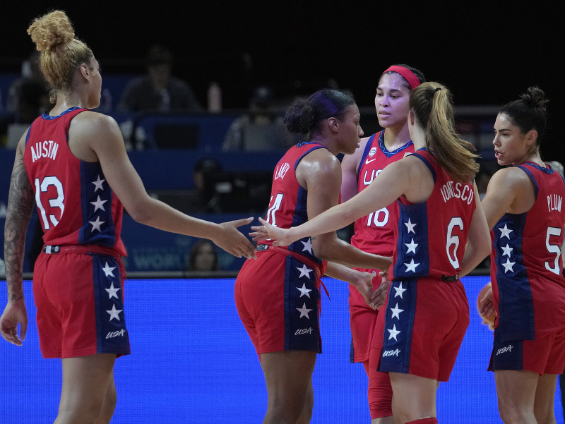 Americké basketbalistky oslavujú postup do finále