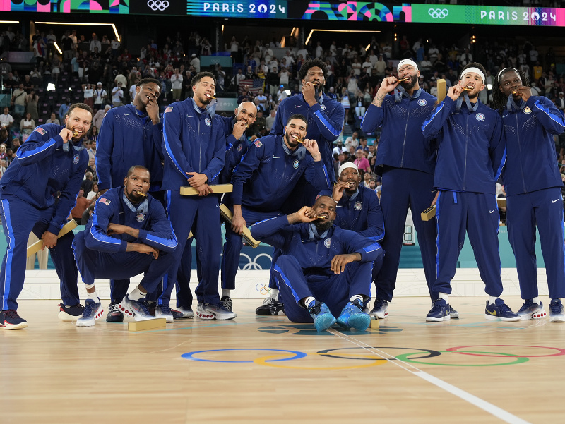 Americkí basketbalisti so zlatými medailami