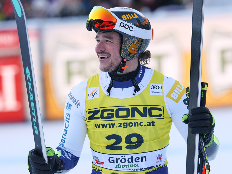 Český zjazdový lyžiar Jan Zabystřan sa stal senzačným víťazom piatkového super-G vo Val Gardene. 