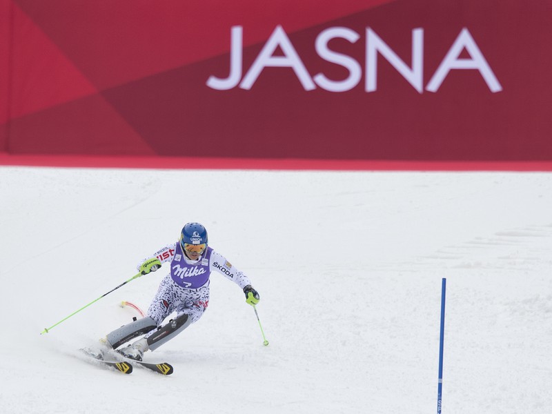 Slovenka Veronika Velez-Zuzulová v marci 2016 obsadila tretie miesto v slalome žien Svetového pohára v alpskom lyžovaní v Jasnej