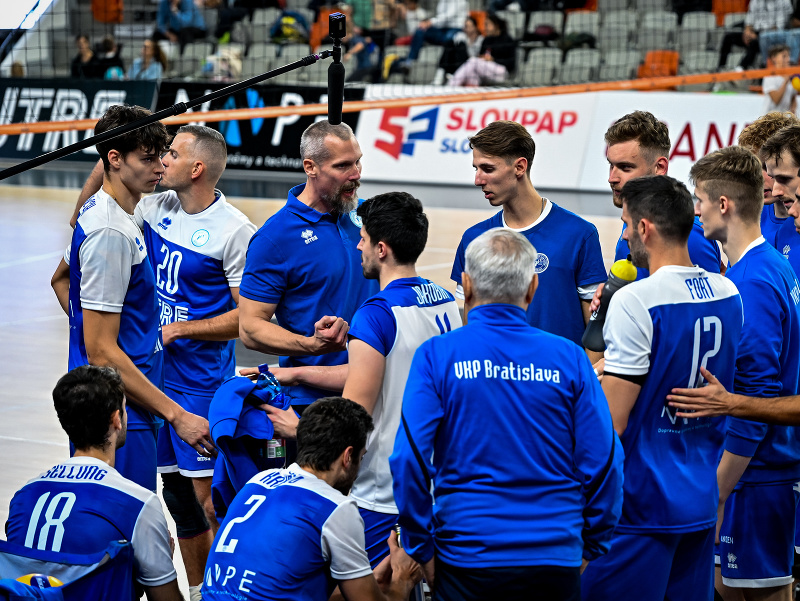 Na snímke uprostred tréner VKP FTVŠ UK Bratislava Robin Pělucha