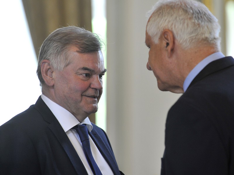 Po zasadnutí výkonného výboru sa Vladimír Vůjtek ponáhľal na obed k Robertovi Ficovi