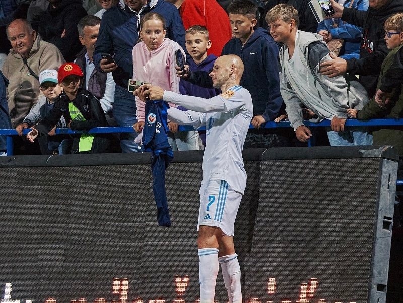 Vladimír Weiss ml. s fanúšikmi Michaloviec