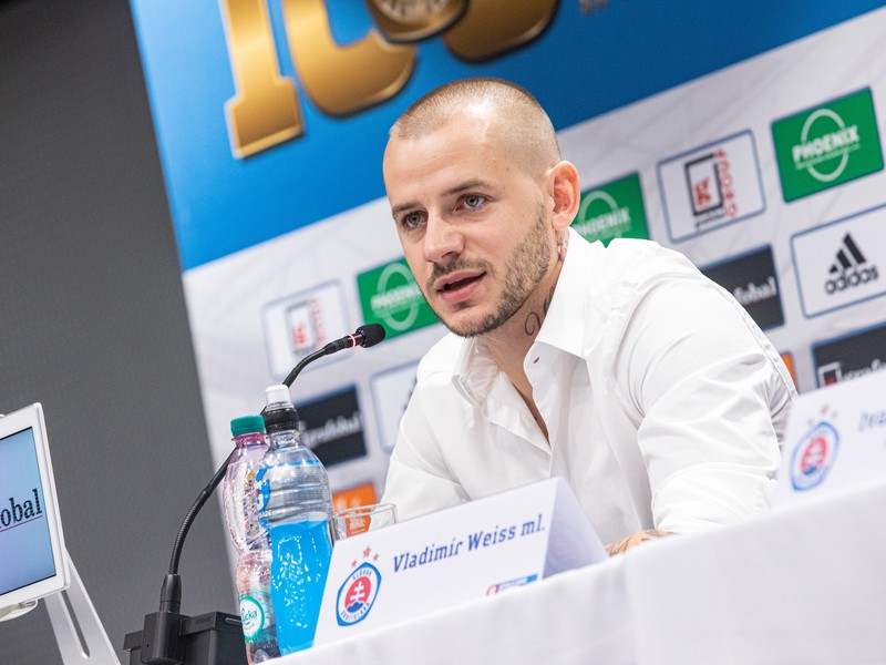 Vladimír Weiss mladší počas tlačovej konferencie klubu ŠK Slovan Bratislava