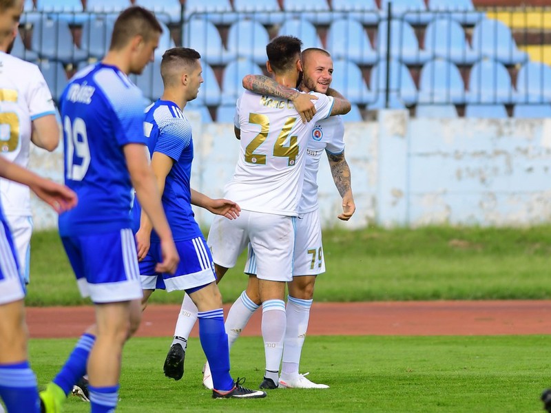 Vladimir Weiss oslavuje svoj prvý gól za Slovan